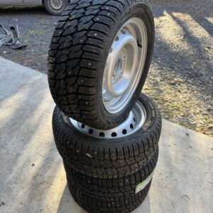 Talvirengasarja (4kpl) 195/50R13C teräsvanteilla